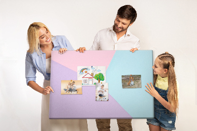 Prikbord met geometrische vormen in pastelkleuren