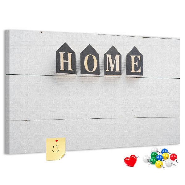 Kurkbord met stijlvolle letters op een houten achtergrond