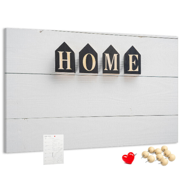 Kurkbord met stijlvolle letters op een houten achtergrond
