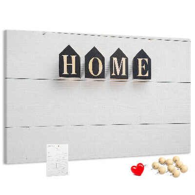 Kurkbord met stijlvolle letters op een houten achtergrond