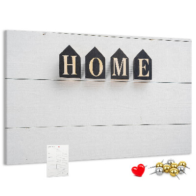 Kurkbord met stijlvolle letters op een houten achtergrond