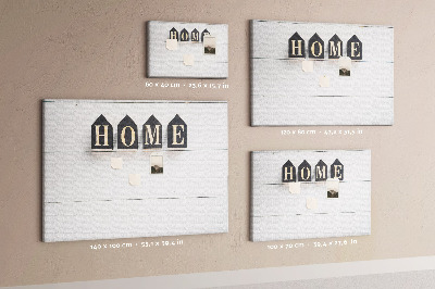 Kurkbord met stijlvolle letters op een houten achtergrond