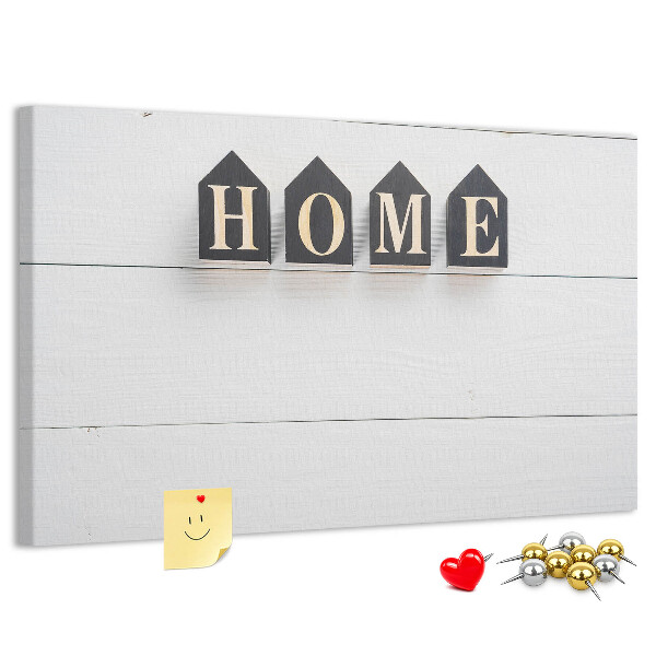 Kurkbord met stijlvolle letters op een houten achtergrond