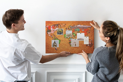 Kurken prikbord met wereldkaart en landvlaggen