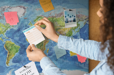 Kurkbord wereldkaart in pastelkleuren