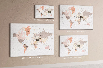 Prikbord wereldkaart in ingetogen kleuren