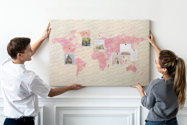 Kurkbord wereldkaart in pastel aquarelstijl