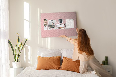 Kurkbord zelfliefde op een roze achtergrond