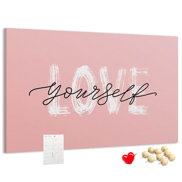 Kurkbord zelfliefde op een roze achtergrond