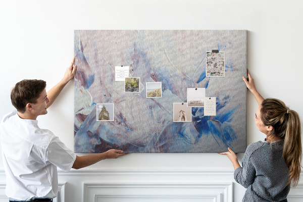 Prikbord met abstract landschap in blauwtinten