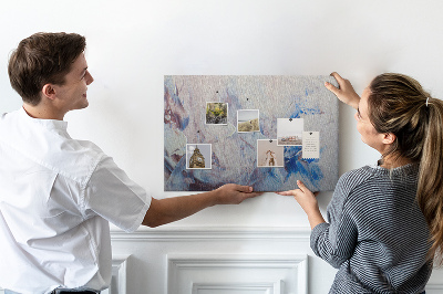Prikbord met abstract landschap in blauwtinten