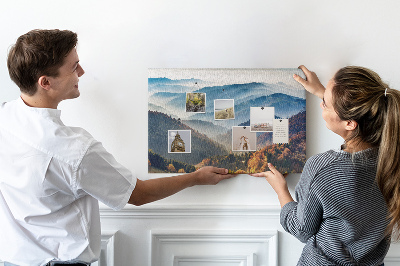 Kurken prikbord schilderachtige bergen in een herfstlandschap