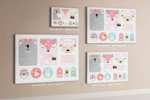 Kurk prikbord met gekleurde briefjes en schattige dieren