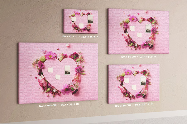 Prikbord met hartvormig bloemenpatroon