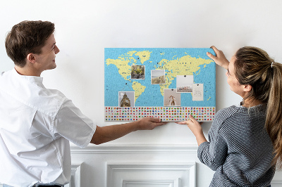 Wereldkaart met landvlaggen prikbord