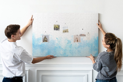Prikbord met een achtergrond van fijne blauwe aquarelgolven