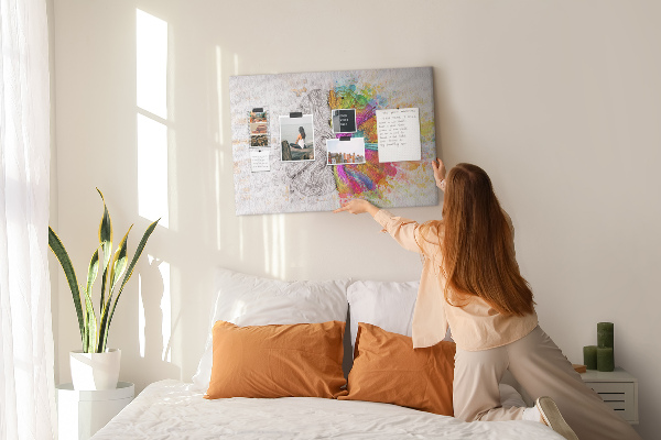 Kurk prikbord met een creatief ontwerp in kleur