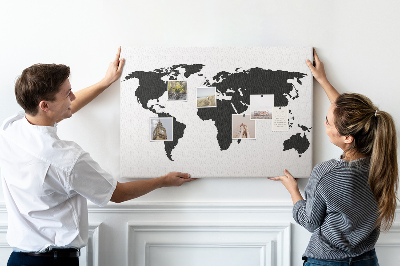 Prikbord met een zwarte wereldkaart als muurdecoratie