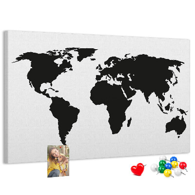Prikbord met een zwarte wereldkaart als muurdecoratie