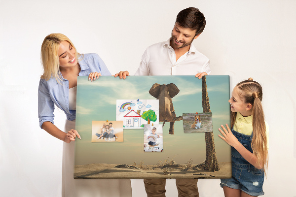 Kurkbord met een afbeelding van een olifant op een tak in een woestijnlandschap