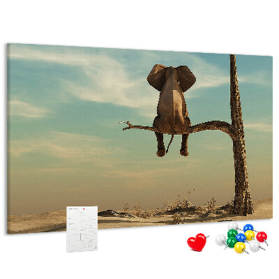 Kurkbord met een afbeelding van een olifant op een tak in een woestijnlandschap