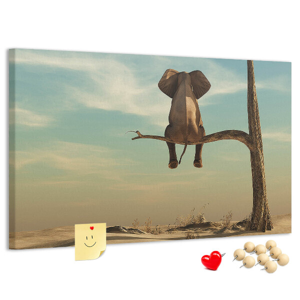 Kurkbord met een afbeelding van een olifant op een tak in een woestijnlandschap
