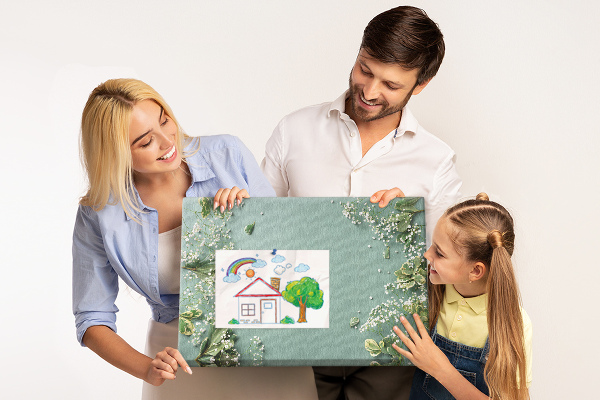 Kurken prikbord met bloemenpatroon op een groene achtergrond