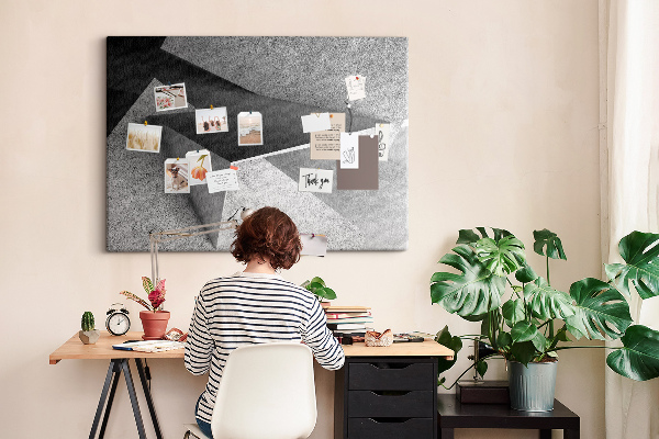 Kurkbord met geometrische vormen in een minimalistische stijl