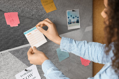 Kurkbord met geometrische vormen in een minimalistische stijl