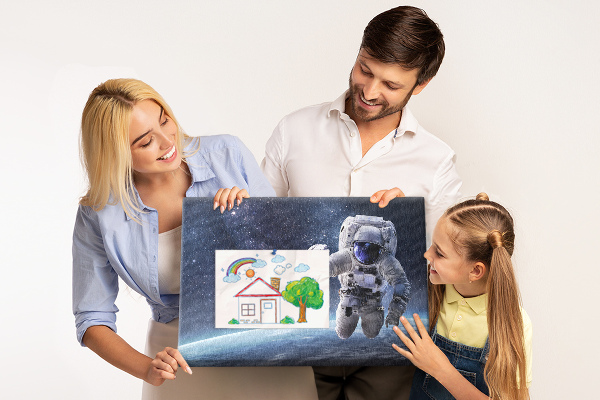 Kurken prikbord met astronaut in de ruimte