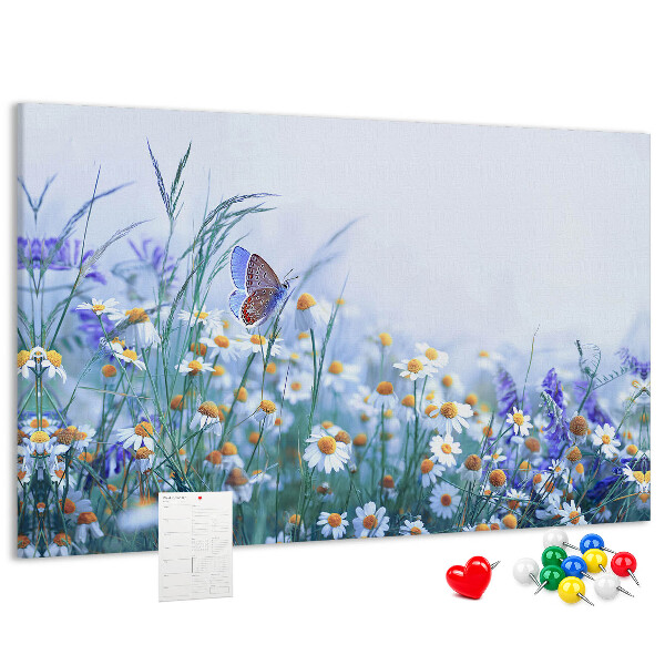 Kurkbord met weidemotief van bloemen en een vlinder