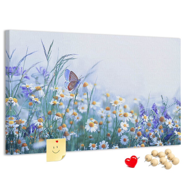Kurkbord met weidemotief van bloemen en een vlinder
