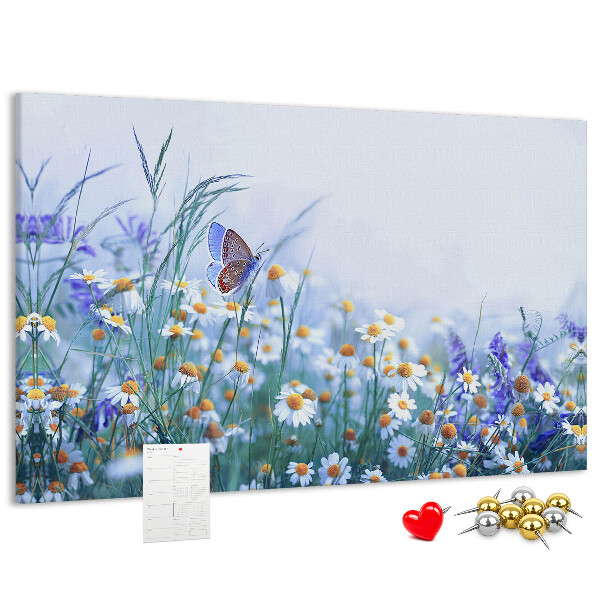 Kurkbord met weidemotief van bloemen en een vlinder