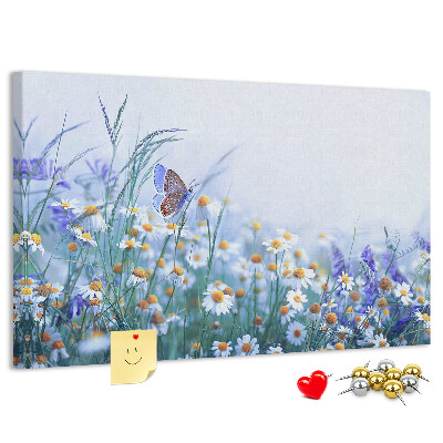 Kurkbord met weidemotief van bloemen en een vlinder