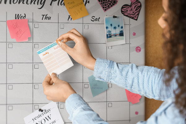 Kurk prikbord maandplanner met hartjes en patronen