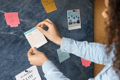 Prikbord marineblauw marmer met lichte aderen