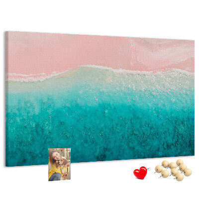 Prikbord oceaangolven op een roze achtergrond