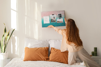 Prikbord oceaangolven op een roze achtergrond