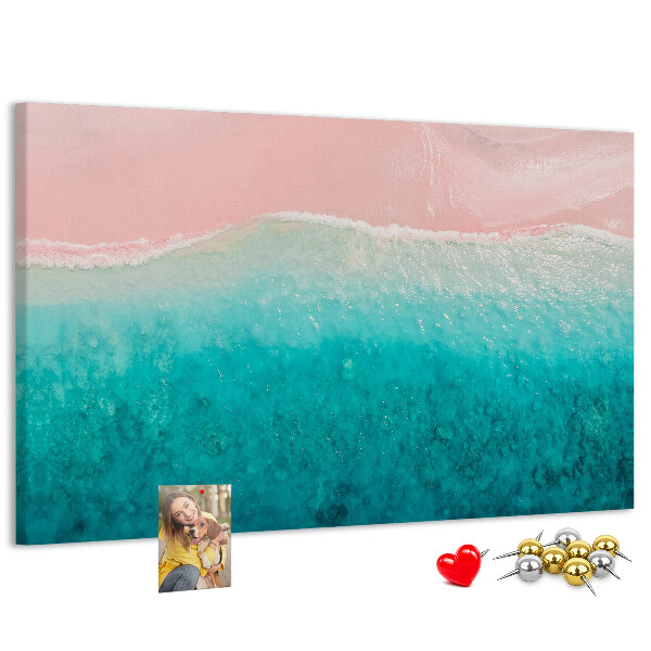 Prikbord oceaangolven op een roze achtergrond