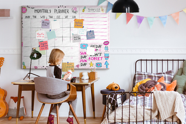 Kurkbord kleurrijke maandplanner met motieven