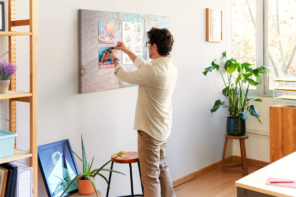 Kurk prikbord met abstract patroon in blauwe tinten