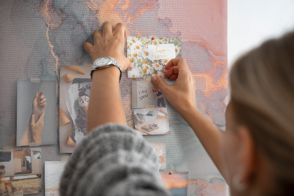 Prikbord abstract patroon in pasteltinten