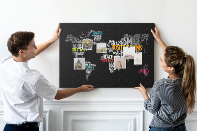 Kurkbord wereldkaart met motiverende slogans