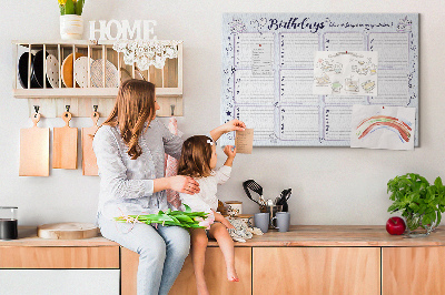 Verjaardagskalender met kleurrijke accenten en prikbord