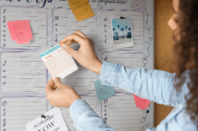 Verjaardagskalender met kleurrijke accenten en prikbord