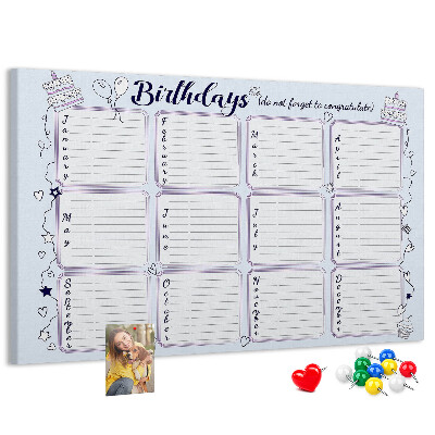 Verjaardagskalender met kleurrijke accenten en prikbord