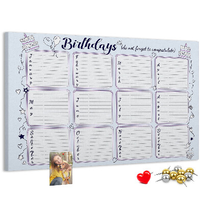 Verjaardagskalender met kleurrijke accenten en prikbord
