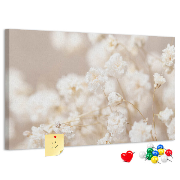 fijne witte bloemen op een neutrale achtergrond