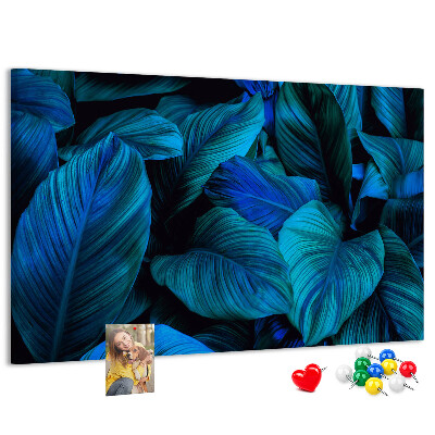 Kurk prikbord met intense bladeren in blauwe tinten