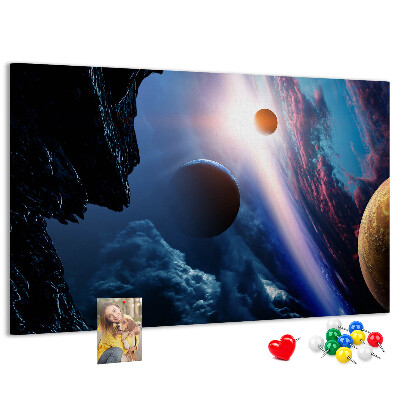 Kurk prikbord met ruimtelandschap met planeten en wolken